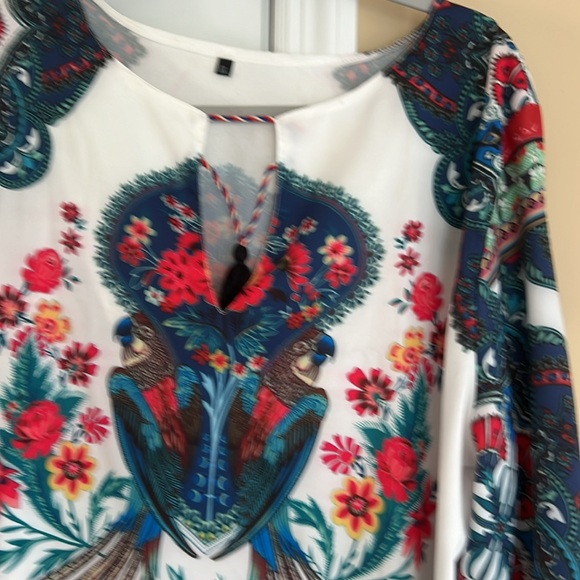 NWT BEAUTIFUL VIBRANT COLORS V-NECK   WITH ROPE W/ TASSELS  SIZE XL OVERSIZED - Picture 3 of 6